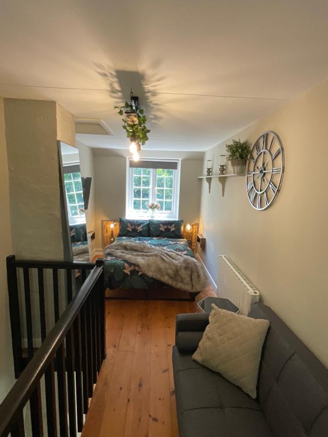 The Little Chapel Annexe Apartment Хелстън Екстериор снимка