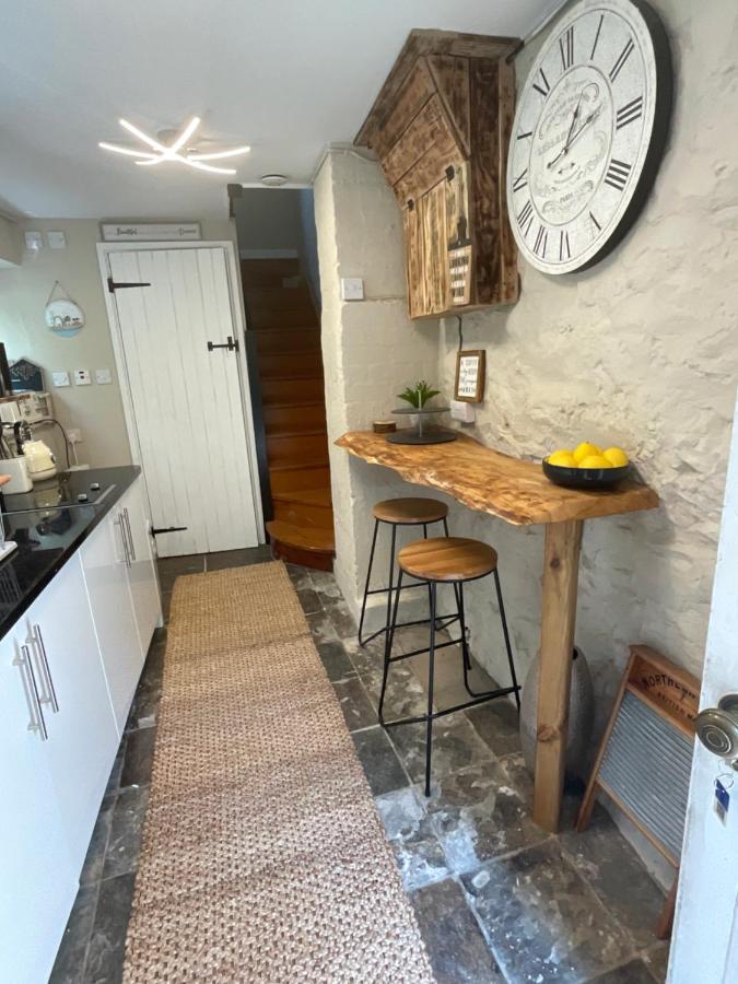 The Little Chapel Annexe Apartment Хелстън Екстериор снимка